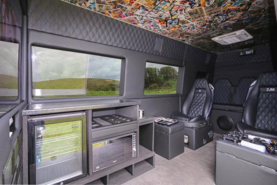 Интерьер Volkswagen Crafter The Mystery Machine 2012 года  (фото 8 из 19)